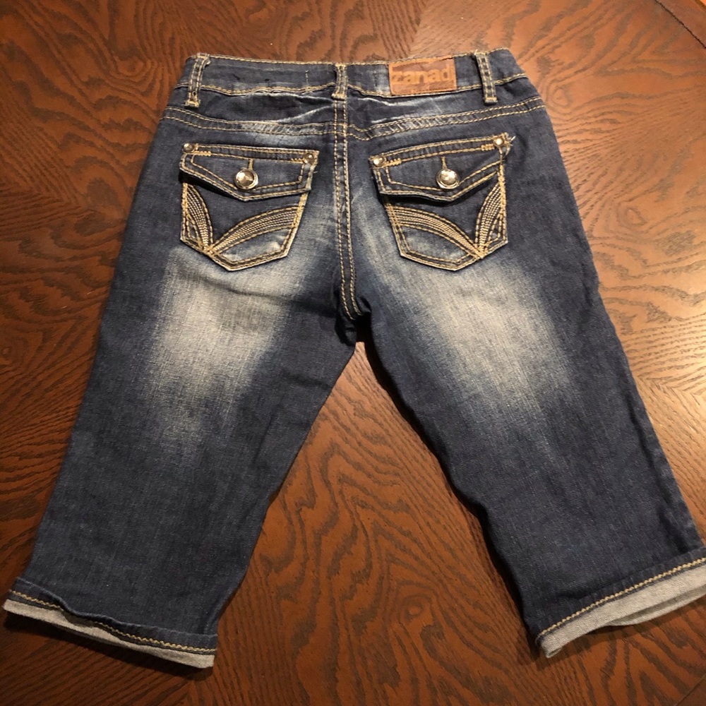 jeans capris new condition size 5